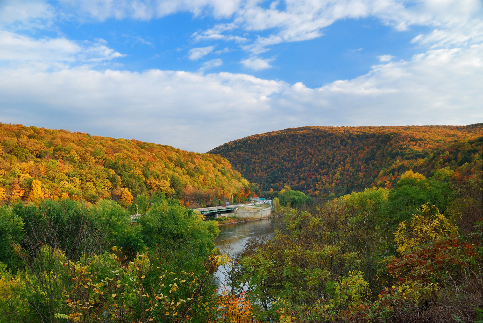 Fall in the Poconos: Best Scenic Drives & Leaf Peeping Spots Near Lake Harmony
